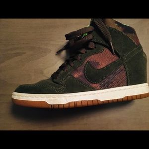 NIKE SKY HI SNEAKER WEDGE